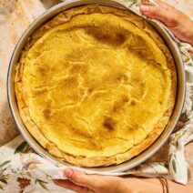 galatopita-me-fyllo-kroystas-anoichti-sto-kentro-gastronomos