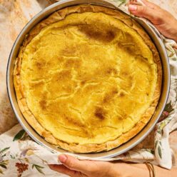 galatopita-me-fyllo-kroystas-anoichti-sto-kentro-gastronomos