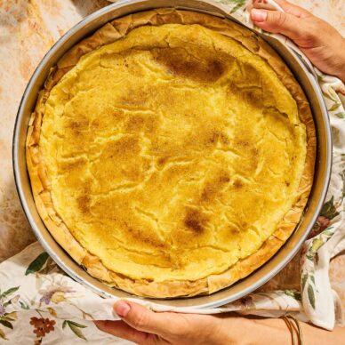 Γαλατόπιτα με φύλλο κρούστας ανοιχτή στο κέντρο