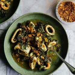 kalamarakia-me-spanaki-foyrnista-gastronomos-610×762