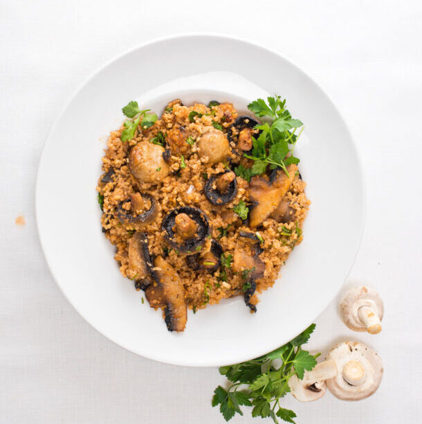 Μανιτάρια με πλιγούρι και μαϊντανό