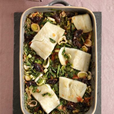 Μπακαλιάρος με μυρωδάτα χόρτα