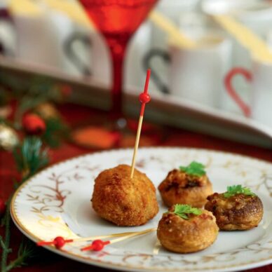 Πατατοκροκέτες με ταραμά και φασκόμηλο