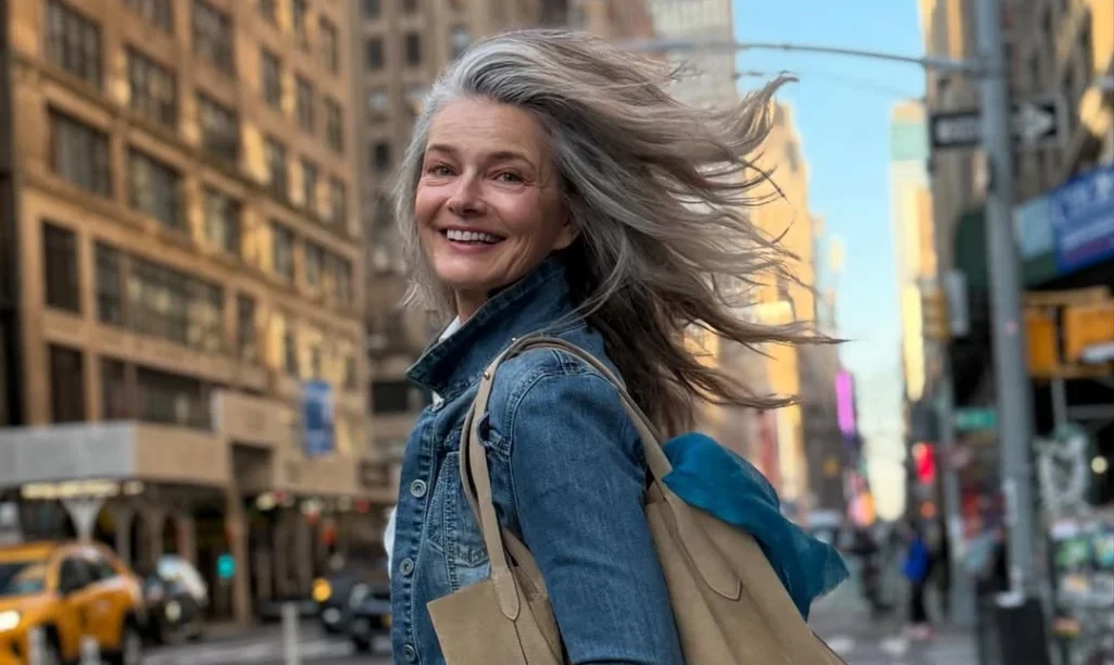 Πολίνα Πορίζκοβα: Στα 60 της, το supermodel των ’80s «σπάει» κάθε ταμπού και ποζάρει με τα δαντελένια της εσώρουχα