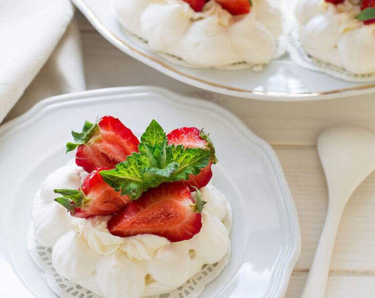 Πάβλοβες με φράουλες