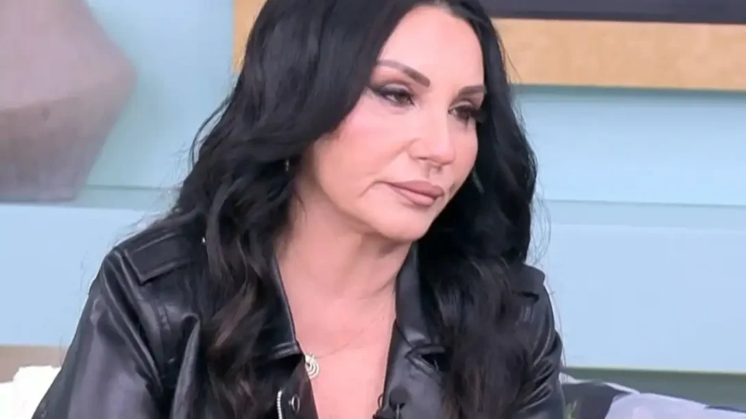 Πόπη Μαλλιωτάκη για Μπάμπη Λαζαρίδη: «Δεν είχε πειράξει ούτε τρίχα από τα μαλλιά μου, η Αγγελική Ηλιάδη λέει ψέματα ότι είχαμε χωρίσει»