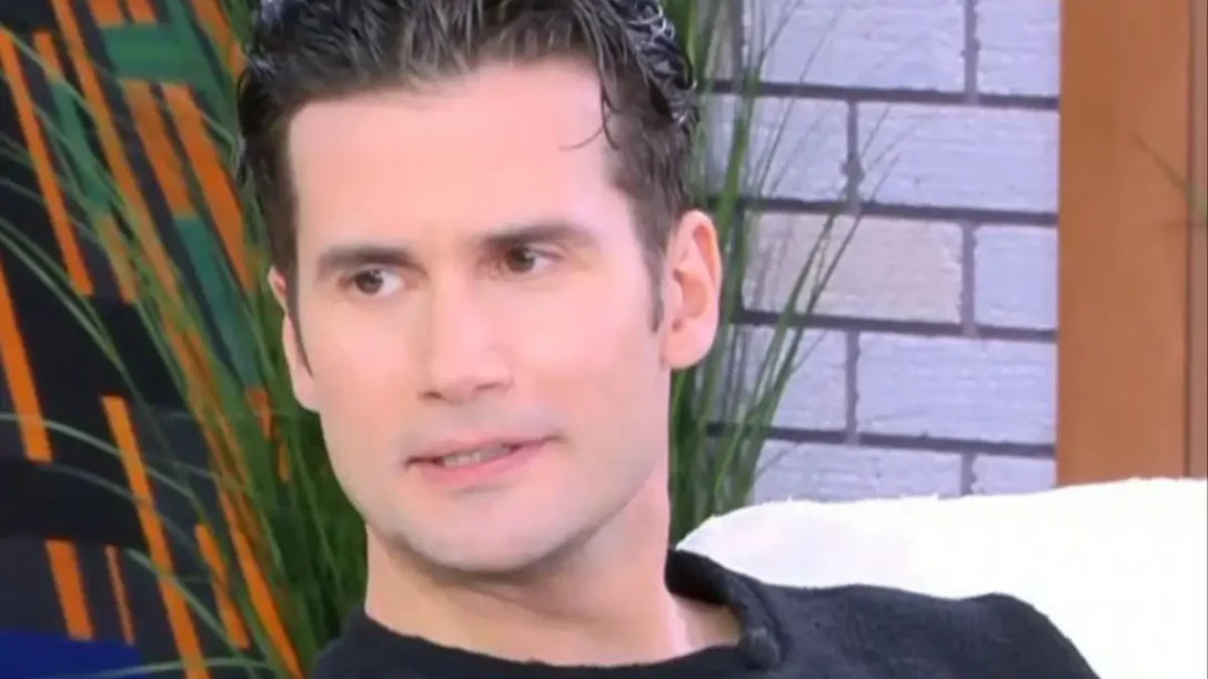 Αναστάσιος Ροϊλός: «Θέλω να μεταφέρω την αγάπη που πήρα ως παιδί, κάνω δεν κάνω οικογένεια»