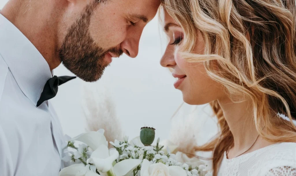 Τα τρία ζώδια που θα πουν “I do” την άνοιξη του 2026