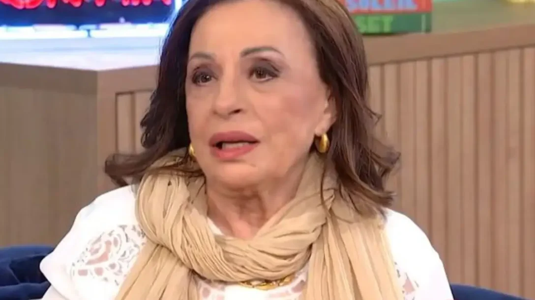 Χάρις Αλεξίου για την περίοδο που «έχασε» τη φωνή της: «Πήγα σε Γάλλο γιατρό και μου είπε ότι είναι ψυχολογικό»