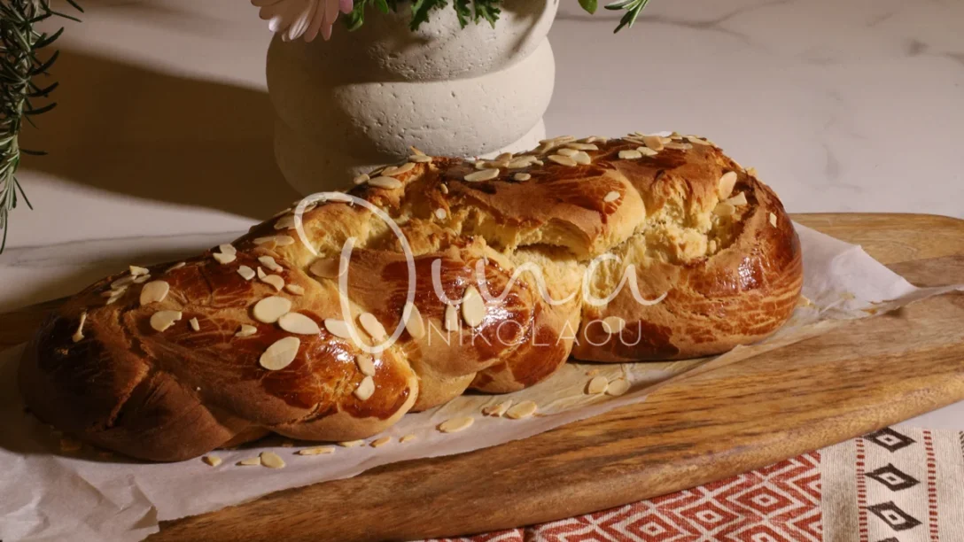 Τσουρέκι πασχαλινό παραδοσιακό
