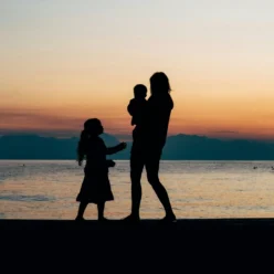 dystyxismenoi-goneis