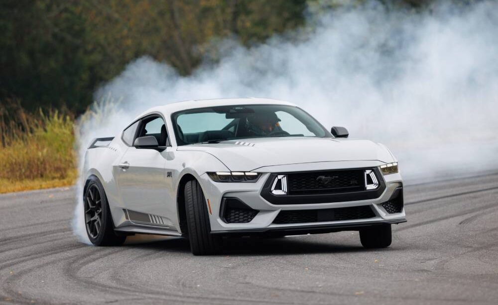 Καλπάζουν οι πωλήσεις της Ford Mustang