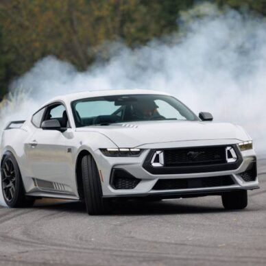 Καλπάζουν οι πωλήσεις της Ford Mustang