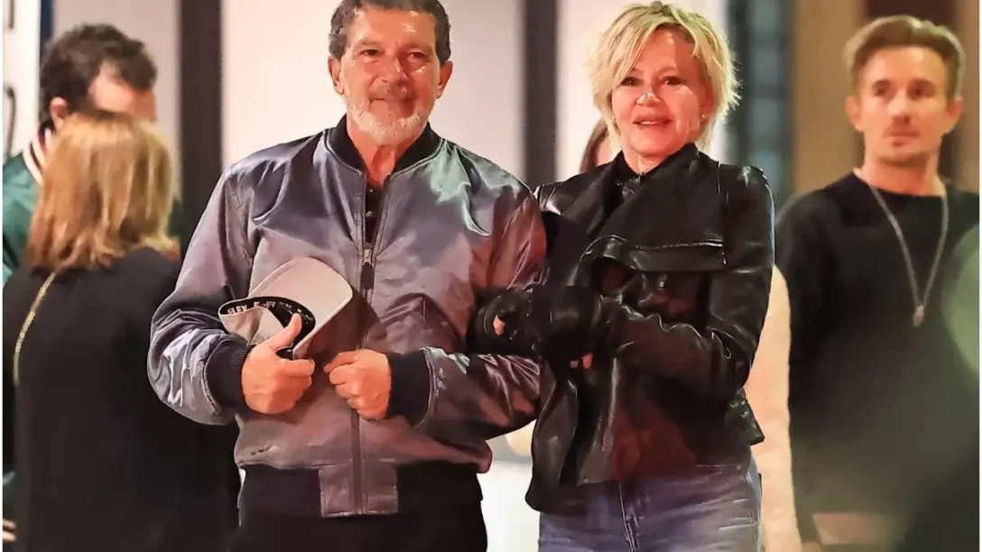 Antonio Banderas και Melanie Griffith: Το ζευγάρι εμφανίστηκε αγκαζέ μετά από δείπνο και ο ηθοποιός φορούσε…clogs