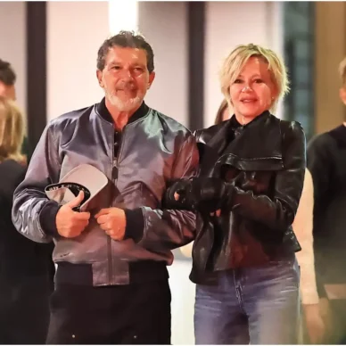 Antonio Banderas και Melanie Griffith: Το ζευγάρι εμφανίστηκε αγκαζέ μετά από δείπνο και ο ηθοποιός φορούσε…clogs