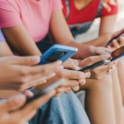 shutterstock_social_media_-_paidia