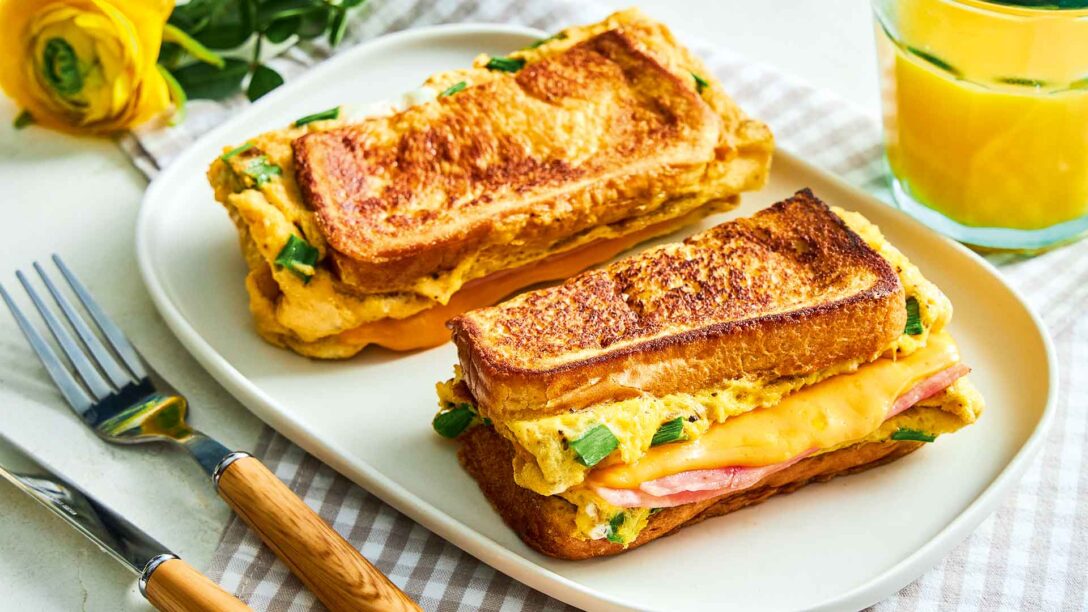Το απόλυτο τοστ με ομελέτα!