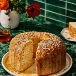 zakinthini-labrokouloura-to-glyko-labriatiko-psomi-gastronomos-768×960