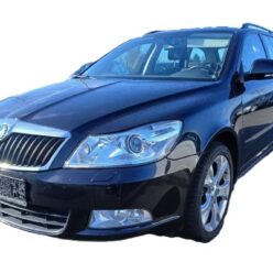 Skoda_Octavia_Combi_16_TDI_2013_for_sale-8