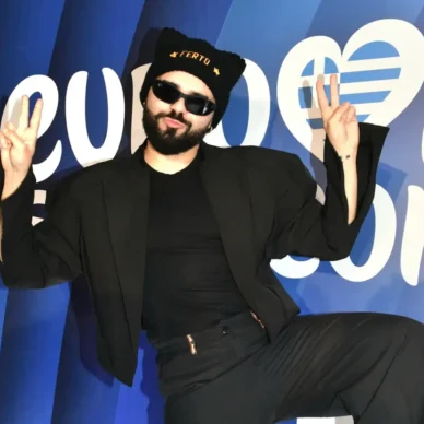 Eurovision 2026: Η επίσκεψη του Akyla στη Μητρόπολη της Αυστρίας και στην Ελληνική Εθνική Σχολή της Βιέννης