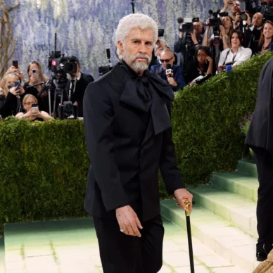 Αγνώριστος ο Bad Bunny στο Met Gala 2026