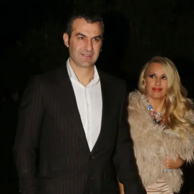 Γωγώ Μαστροκώστα: Συγκλονίζει ο Τραϊανός Δέλλας – «Όσο μακριά και να πετάξεις, η αγάπη μου θα σε φθάνει»