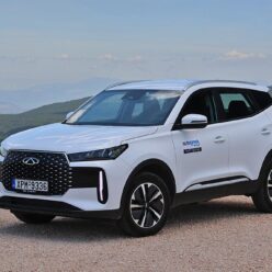 Chery-Tiggo-5-Hybrid-white-13