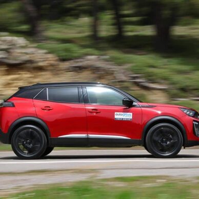 Άμεσα διαθέσιμα Peugeot 2008 Hybrid με όφελος έως 3.200 ευρώ
