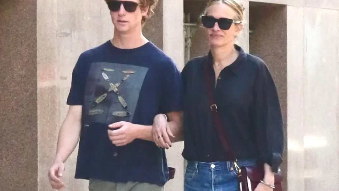 Julia Roberts: Σπάνια εμφάνιση με τον μεγάλο της γιο και effortless look που λατρέψαμε