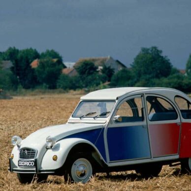 Το ποδοσφαιρόφιλο Citroen 2CV Cocorico κλείνει τα 40