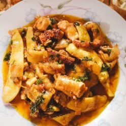 chtapo-di-me-vla-chika-fasola-kia-e-na-agiorei-tiko-panigyriko_fagito_gastronomos-610×762