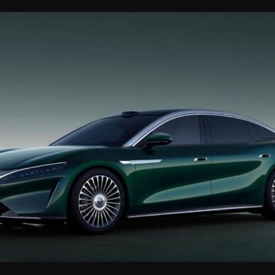Το νέο BYD που βάζει στο στόχαστρο τη Mercedes S-Class