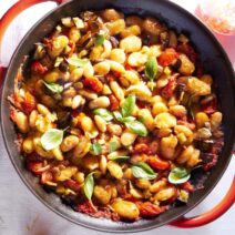 gigantes-fournou-me-melitzanes-kai-ntomatinia-gastronomos-768x960 (1) gigantes-fournou-me-melitzanes-kai-ntomatinia-gastronomos-768×960 (1)
