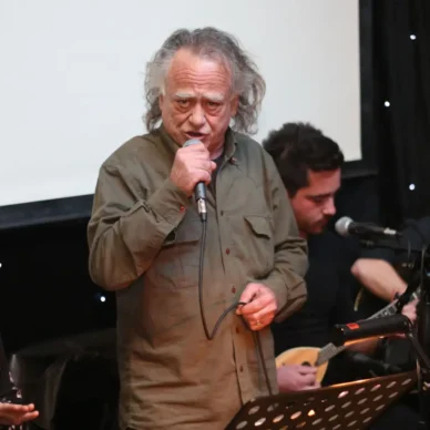 Νίκος Καλογερόπουλος: Πότε θα γίνει η κηδεία του ηθοποιού – Η τελευταία επιθυμία του και η παράκληση της οικογένειάς του