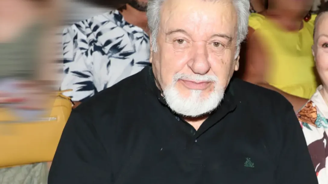 Τάσος Χαλκιάς: Συγκλονίζει ο ηθοποιός για το σπίτι του στο Πόρτο Γερμενό που κάηκε – «Έχυσα αίμα για να το φτιάξω, και πήγε στράφι»