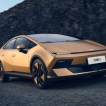 Hyundai-Ioniq-V-00017-2048×1113-1