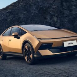 Hyundai-Ioniq-V-00017-2048×1113-1