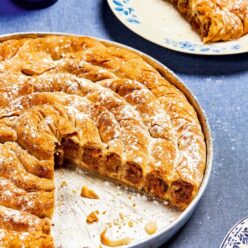 strifti-kolokythopita-glykia-gastronomos-610×762