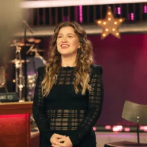kelly-clarkson kelly-clarkson